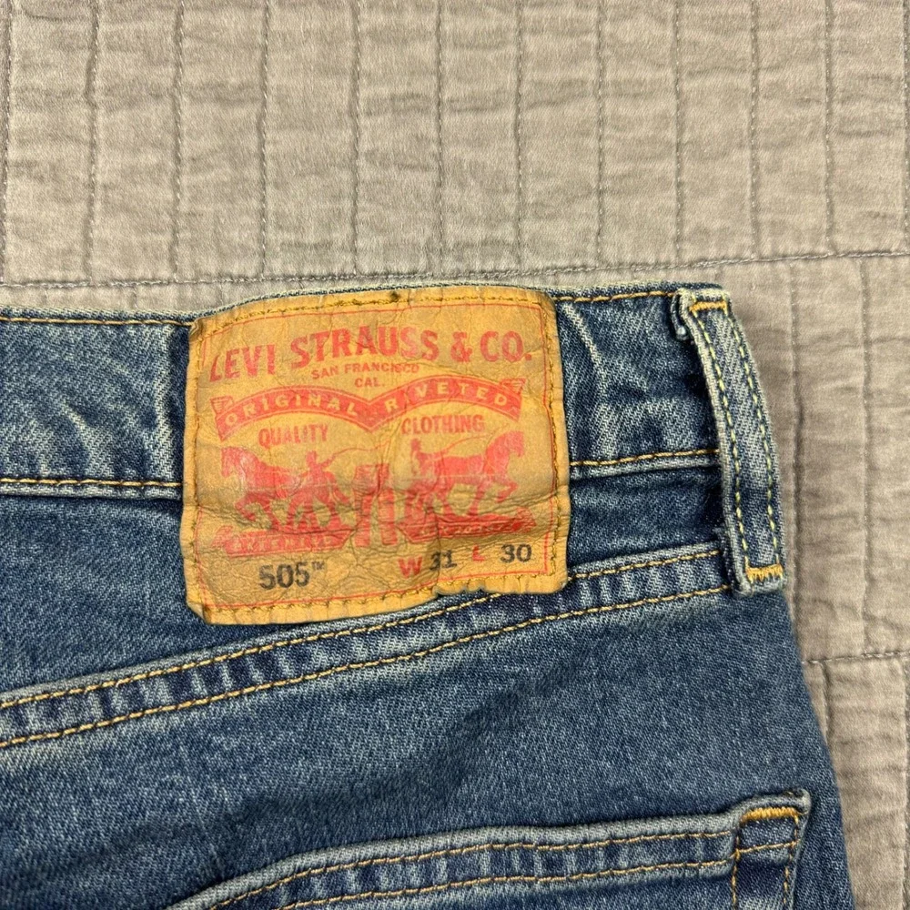 Levis 505 Jeans Men's 31x30 Blue Regular Straight Faded Medium Wash Denim‎ Y2K
